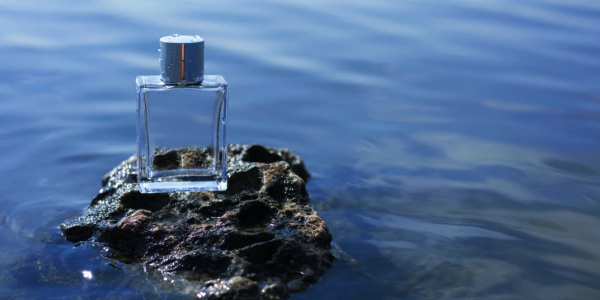 Come mettere il profumo da uomo