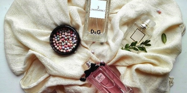 I 10 profumi femminili più buoni in commercio